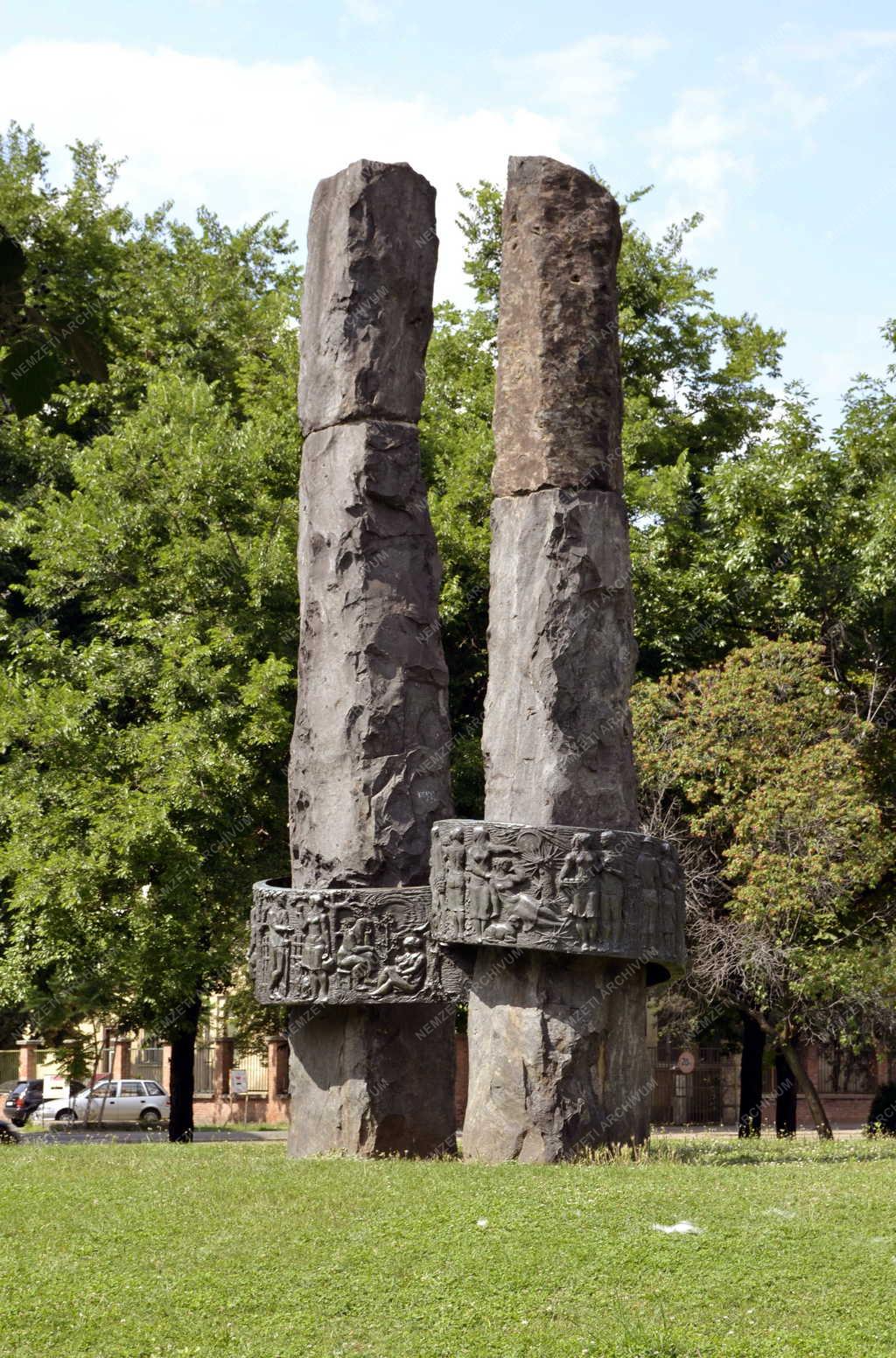 Budapest - Emlékmű - Munkás Paraszt összefogás