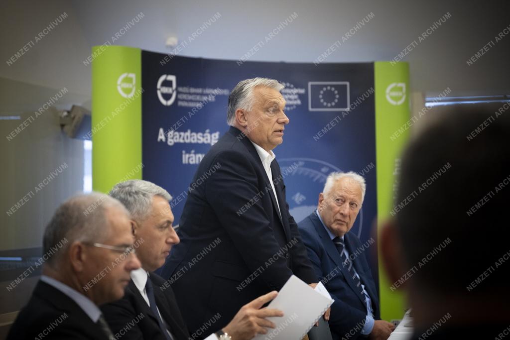 Orbán Viktor Hajdú-Bihar vármegyei vállalkozókkal egyeztetett