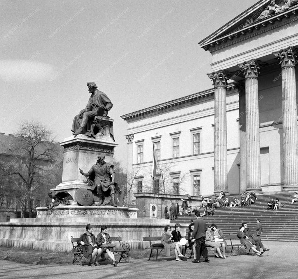 Városkép - Budapest - Múzeumkert