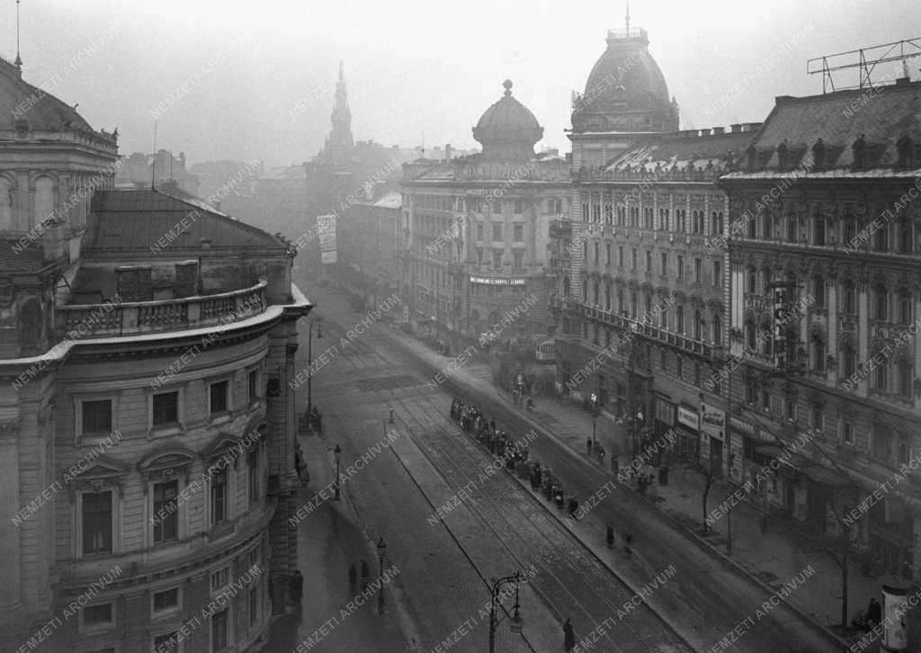 Városkép - Nemzeti Színház