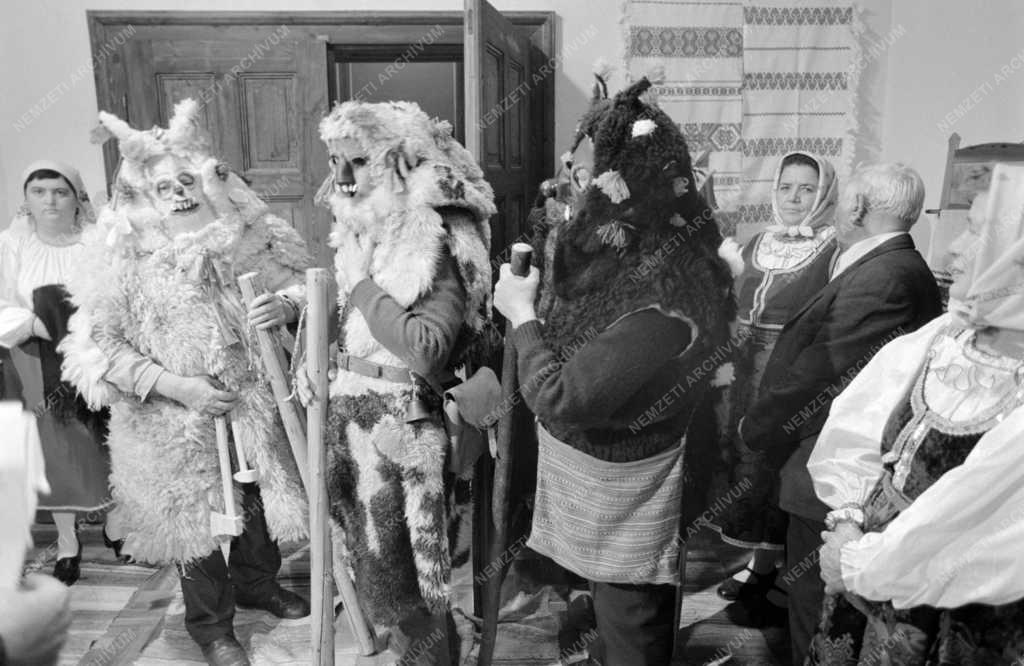 Néphagyomány - Kultúra - Népszokás felelevenítése az érdi Magyar Földrajzi Múzeumban