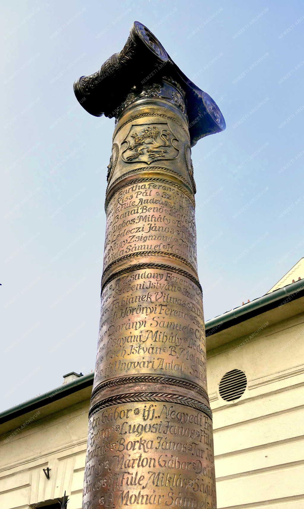 Városkép - Cegléd - Turini százak emlékműve