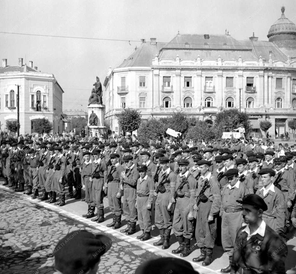 Történelem - Munkásőr zászlóalj az ünnepségen