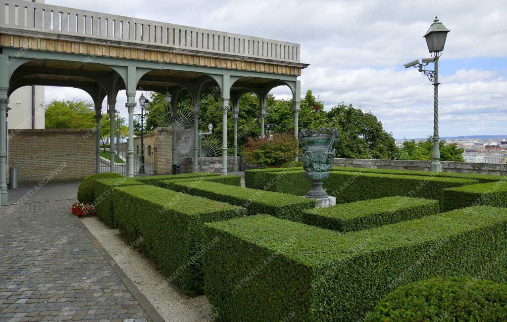 Városkép - Budapest - A Sándor-palota a Budai Várnegyedben