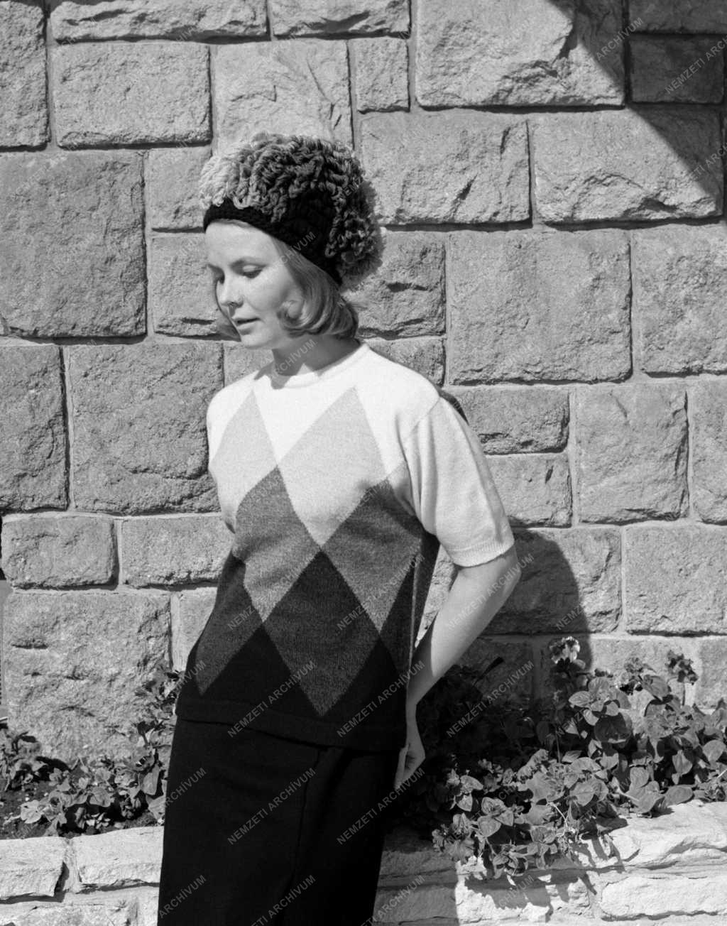 Divat - Budapest Kötő Háziipari Szövetkezet őszi-téli kollekciója