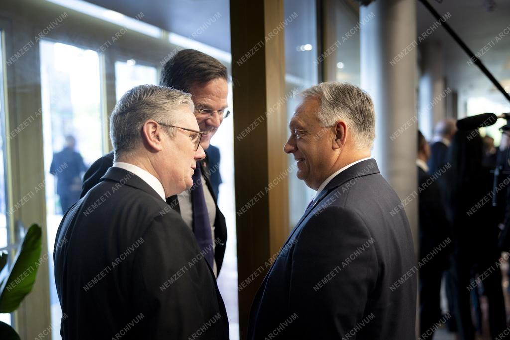 Az Európai Politikai Közösség csúcstalálkozója Tiranában