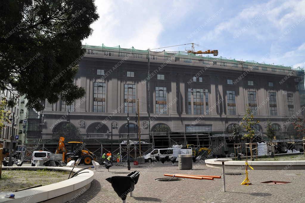 Városkép - Budapest - Felújítják a Corvin Áruházat