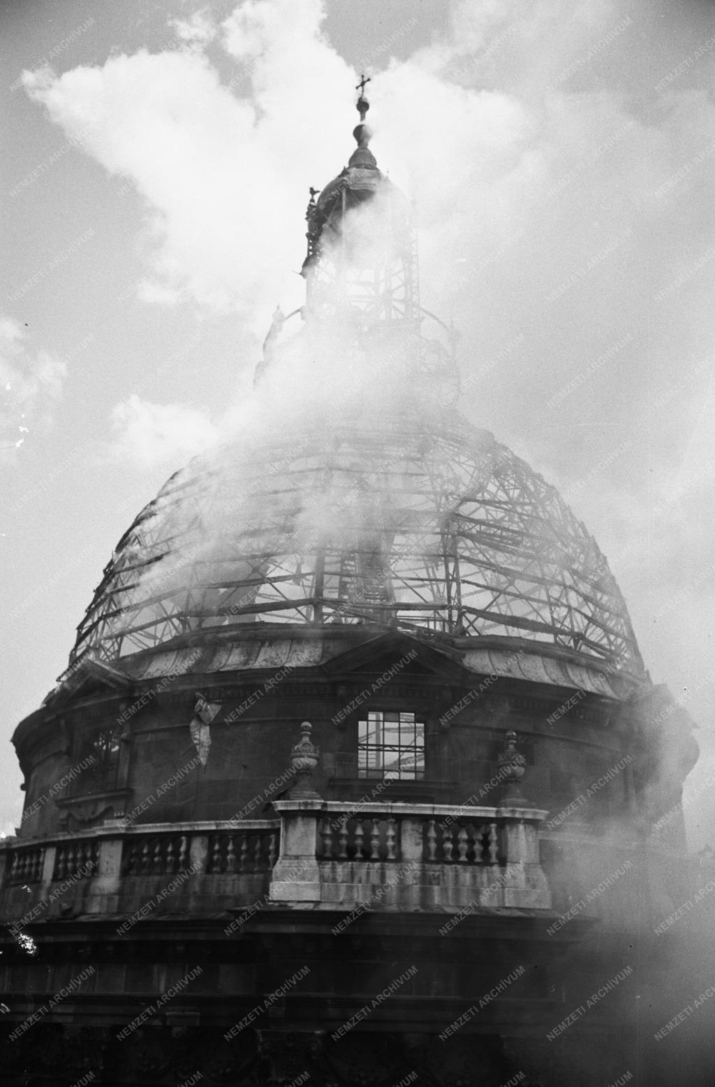 Történelem - Tűz a Szent István-bazilikában