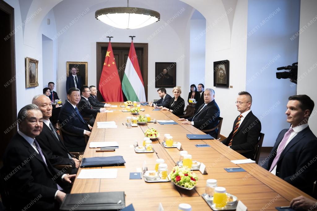 A kínai elnök Budapesten