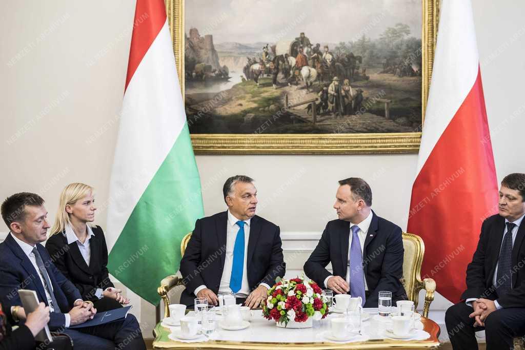 Orbán Viktor Varsóban