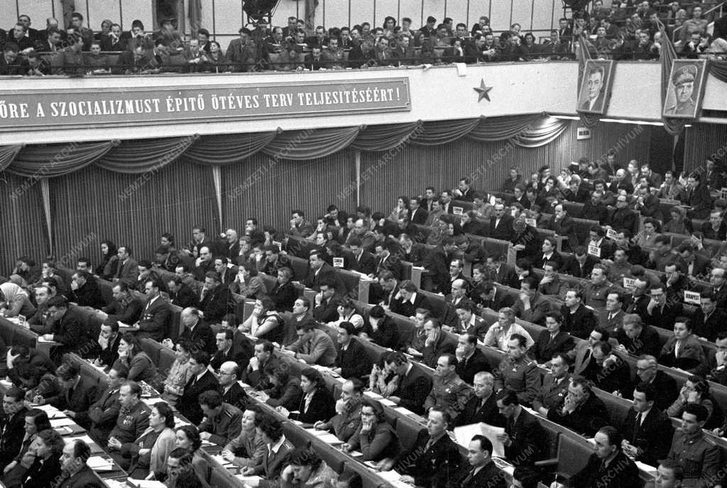 Belpolitika - Az MDP II. kongresszusa