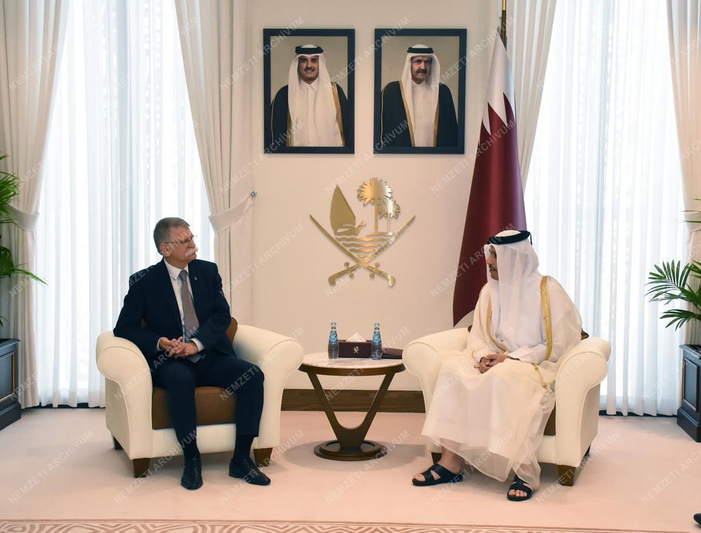 Kövér László Katarban