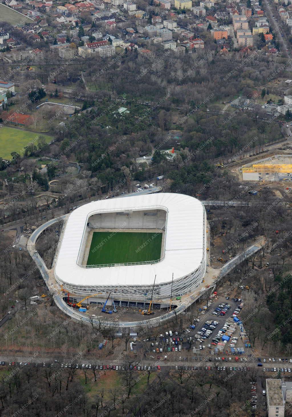 Sportlétesítmény - Debrecen - Épül az új stadion