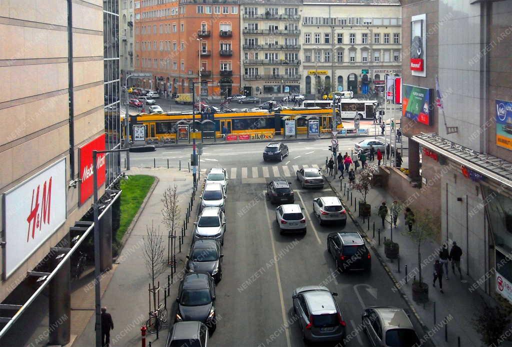 Városkép - Budapest -  A Széna tér és a Lövőház utca