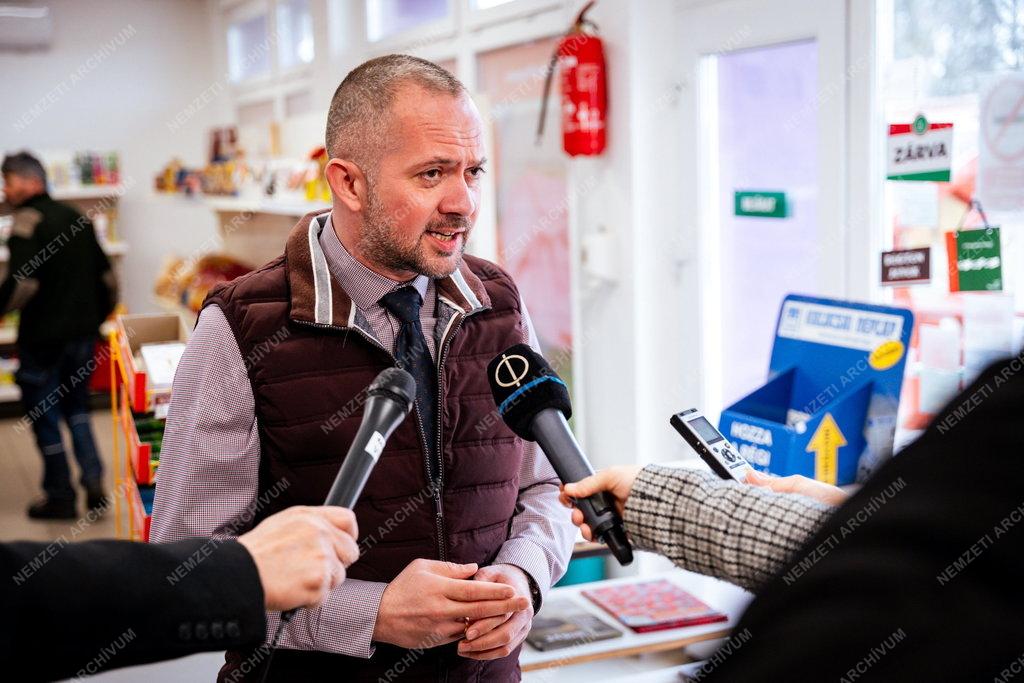 Magyar falu program - Megújult a Bács-Kiskun vármegyei Újtelek boltja