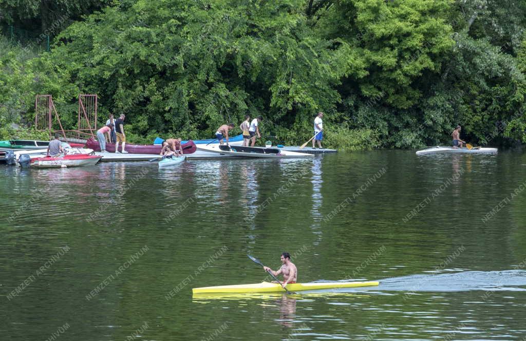 Sport - Budapest - Evezősök a Lágymányosi-öbölben