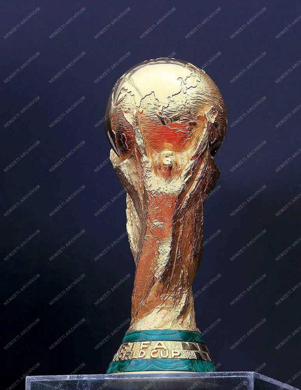 Labdarúgó-vb 2014 - Guatemalában a világbajnoki trófea