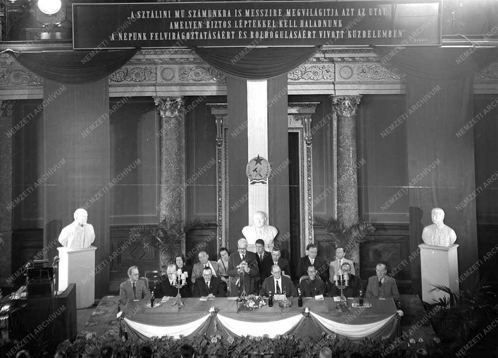 Tudomány - Az MTA nagygyűlése