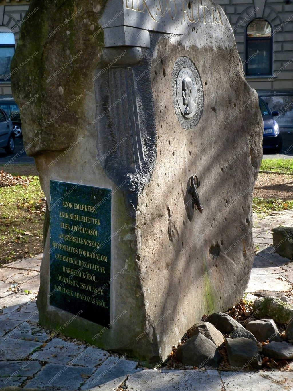 Táj, város - Budapest - Emlékmű