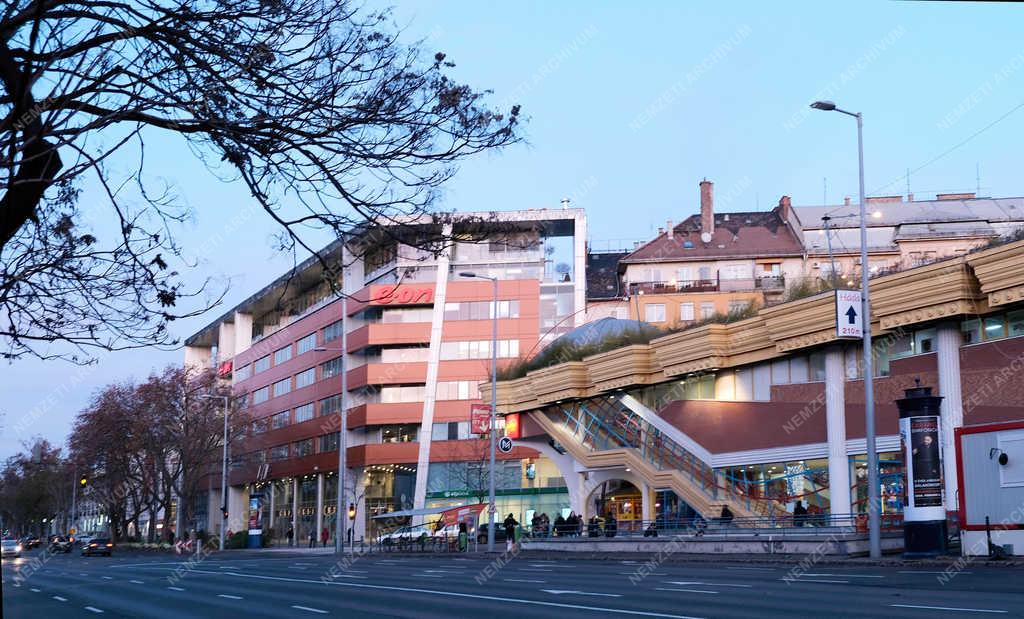 Kereskedelem - Budapest - A Lehel Csarnok épülete