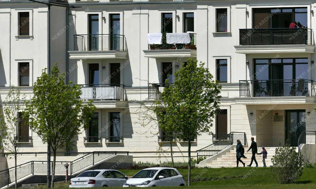 Városkép - Tópark Lakópark Törökbálinton