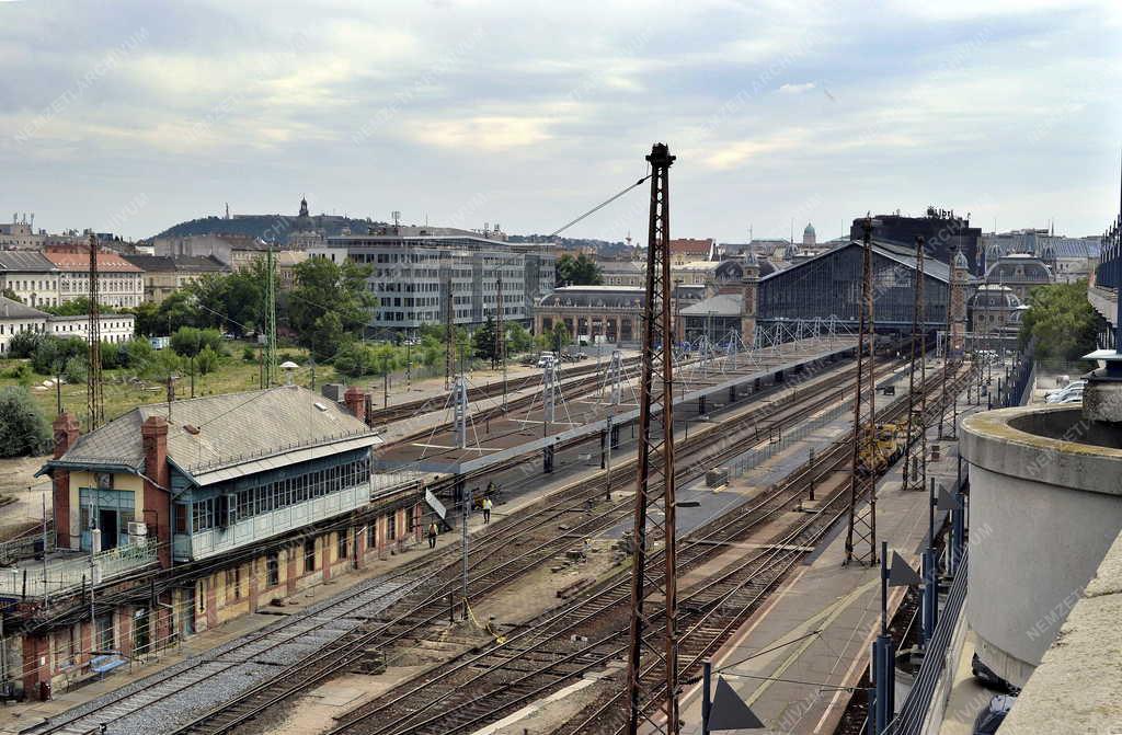 Felújítás -Budapest - A Nyugati pályaudvar felújítása