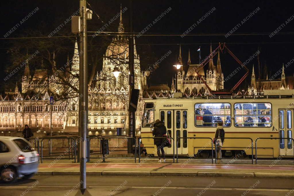 Városkép - Budapest - Batthyány tér 