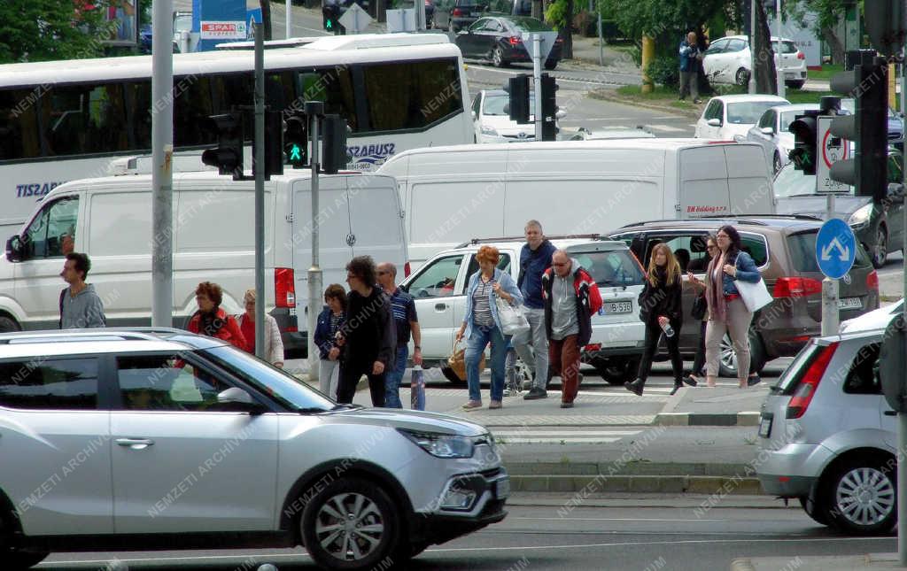 Közlekedés - Budapest - Csúcsforgalom