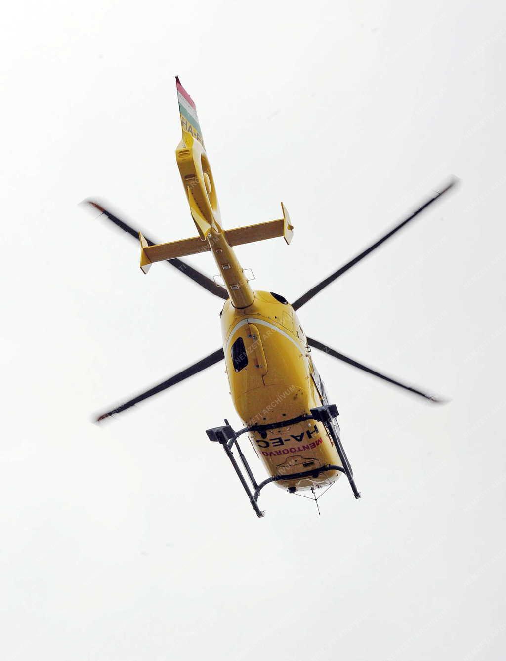 Mentőszolgálat - Debrecen -  EC135 típusú mentőhelikopter