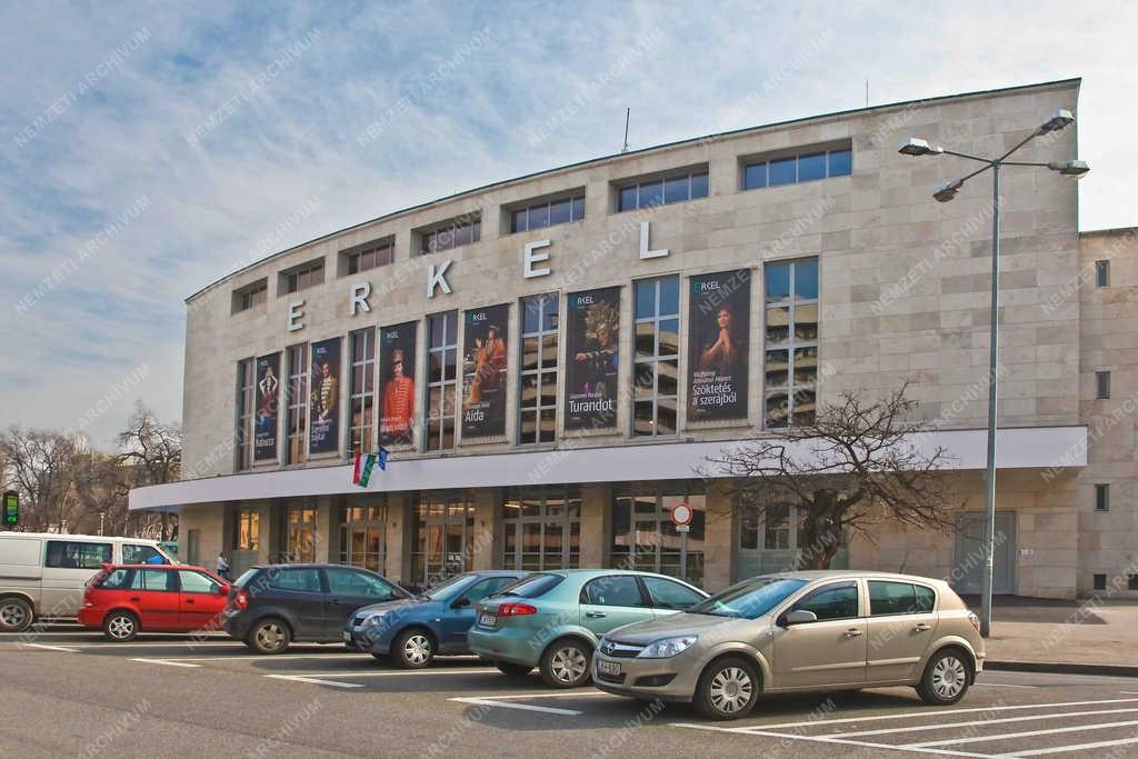 Budapest - A felújított Erkel Színház épülete