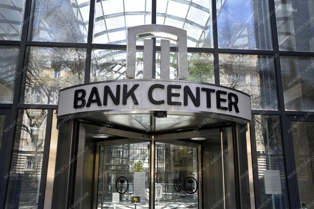 Városkép - Bank Center Irodaház a fővárosban