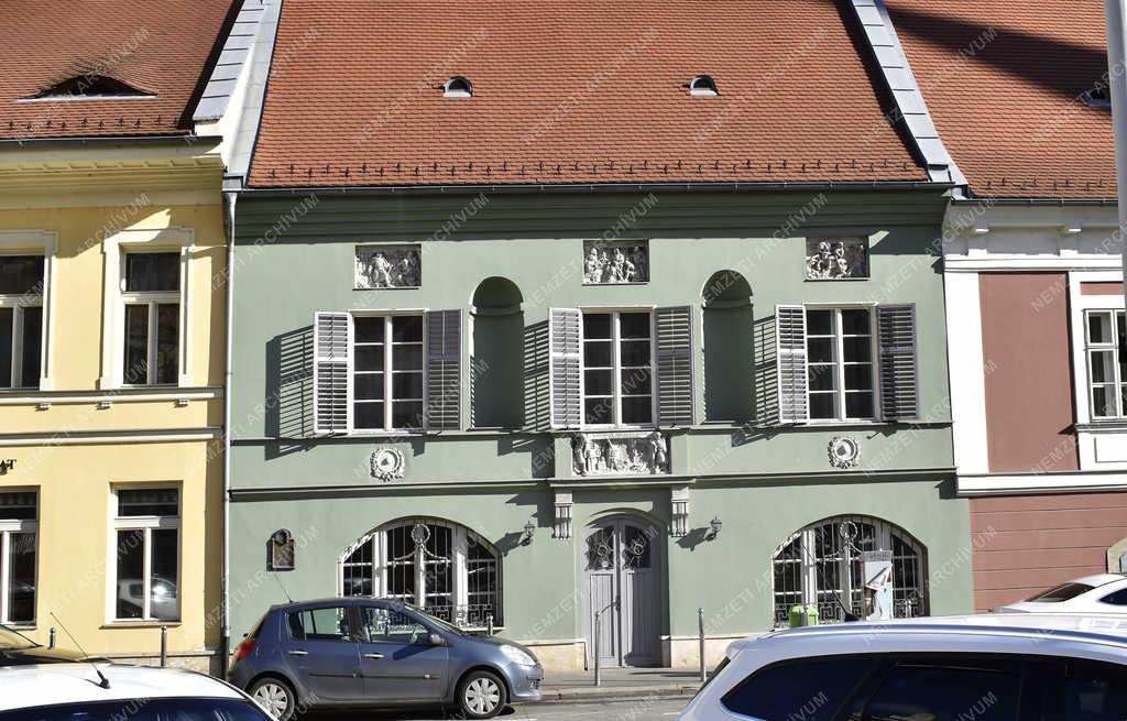 Épületfotó - Budapest - Corvin tér