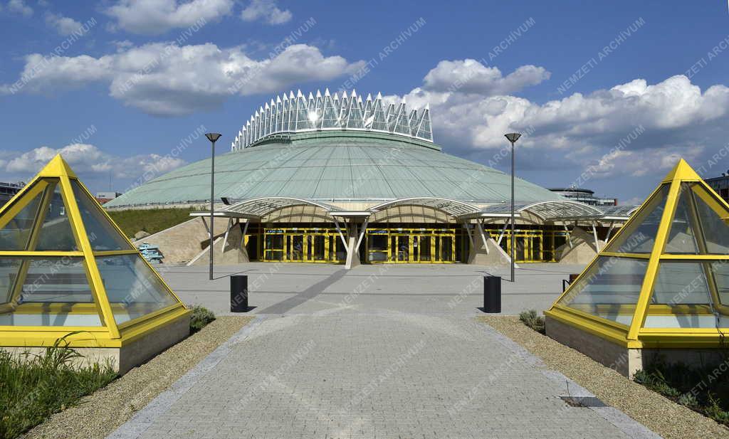 Sportlétesítmény - Budapest - A lágymányosi Tüskecsarnok