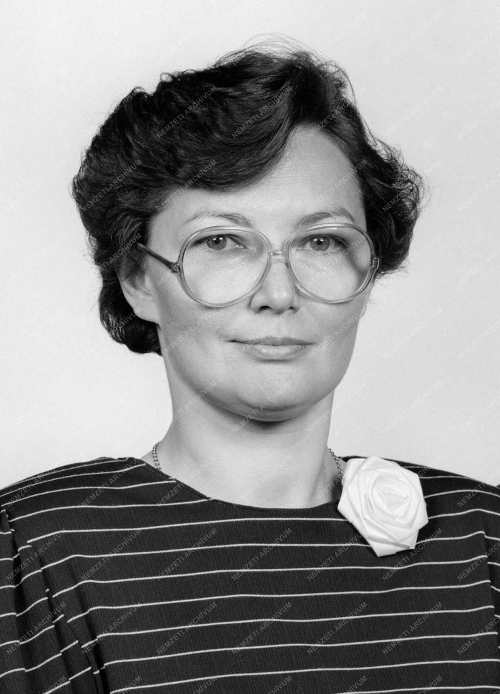 1988-as Állami Díjasok - Farkas Zsuzsanna