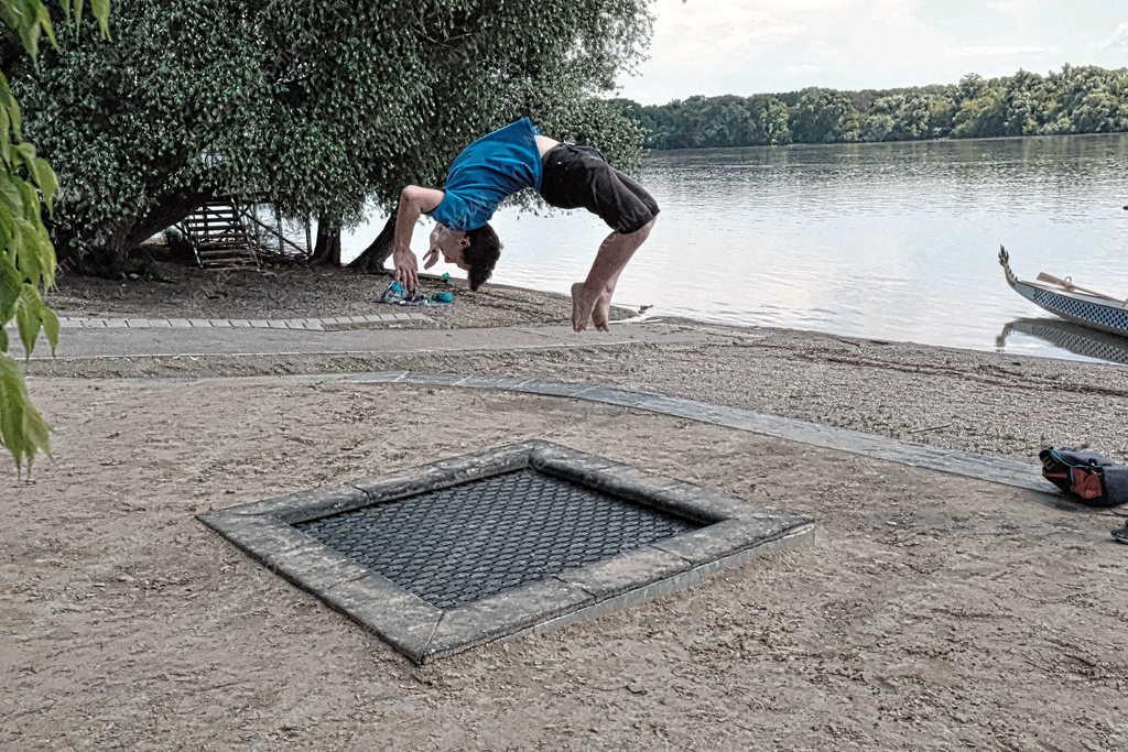 Szabadidő - Verőce - Gumírozott ugráló