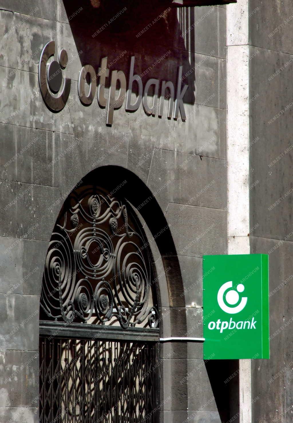 Gazdaság - Bank - Pénzintézeti épület - OTP Bank 