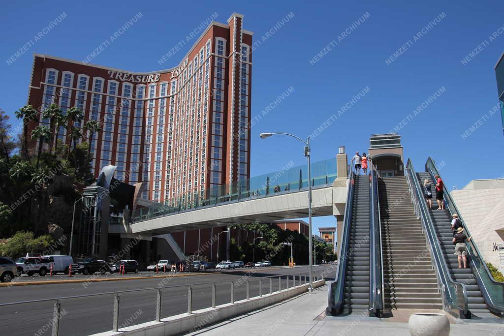 Szálloda - A Treasure Island luxushotel Las Vegasban