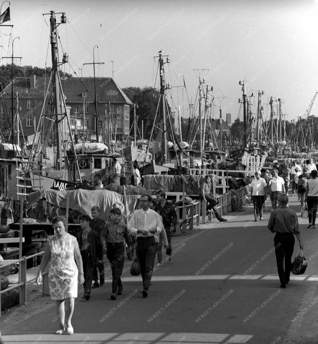 Városkép- Warnemünde