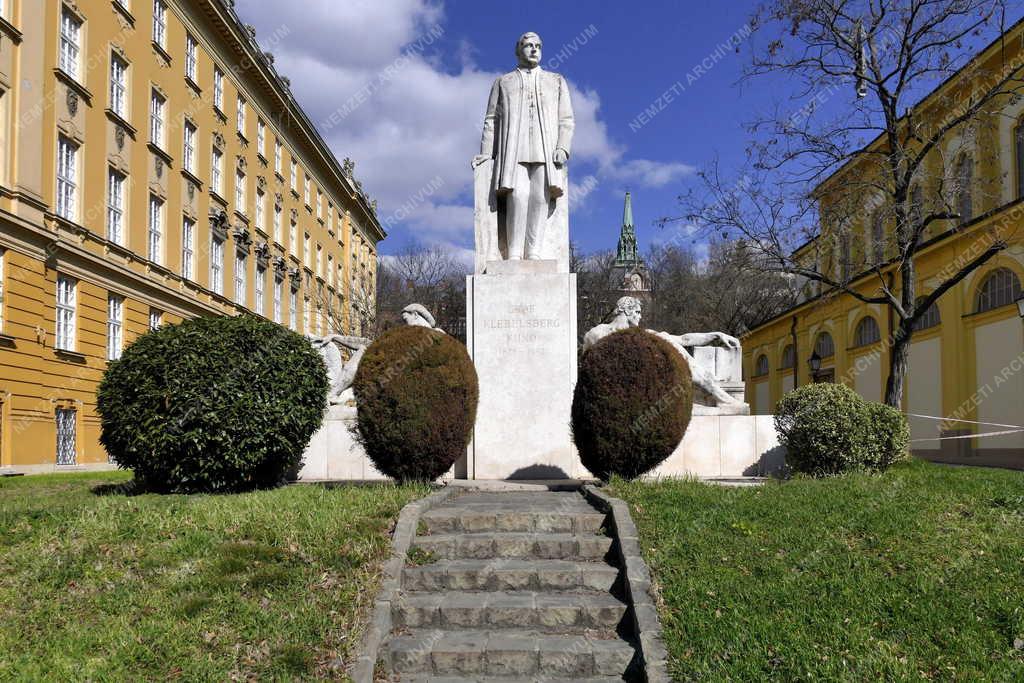 Városkép - Klebelsberg Kunó-emlékmű Budapesten