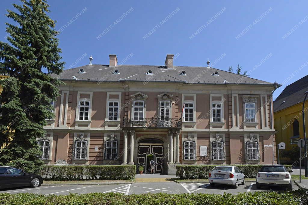 Épület - Eger - A nagypréposti palota