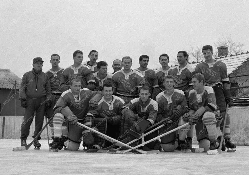 Sport - Jégkorong - Európa Kupa mérkőzésre készül az Újpesti Dózsa