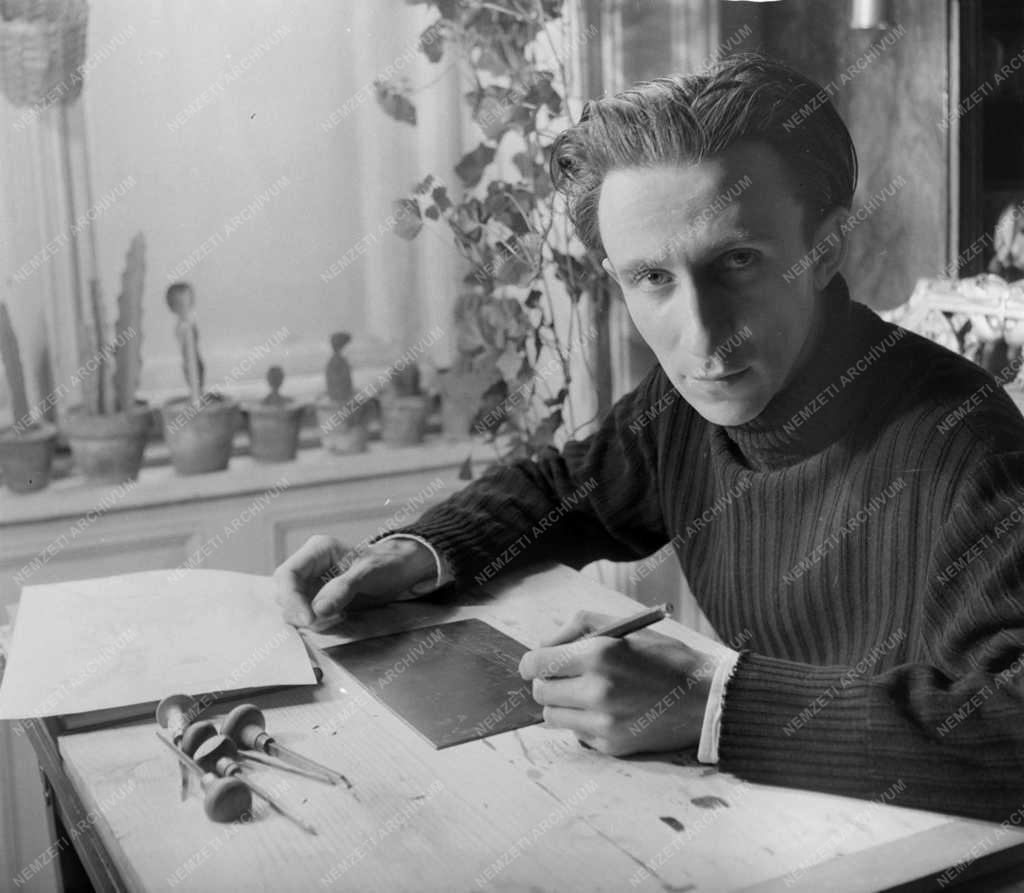 Személyek - Gross Arnold grafikusművész