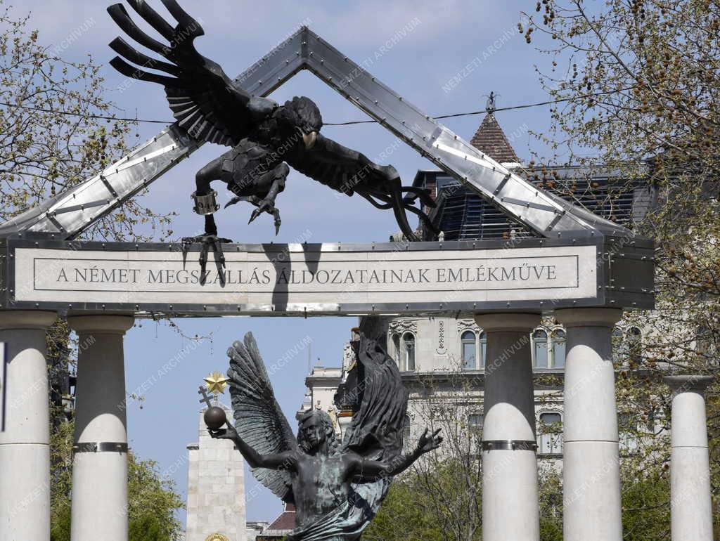 Városkép - Budapest - A német megszállás áldozatainak emlékműve
