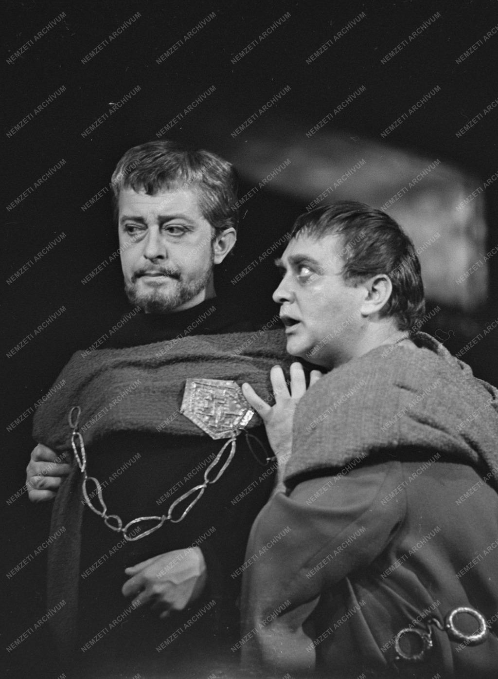 Kultúra - Színház - Illyés Gyula: Kegyenc 