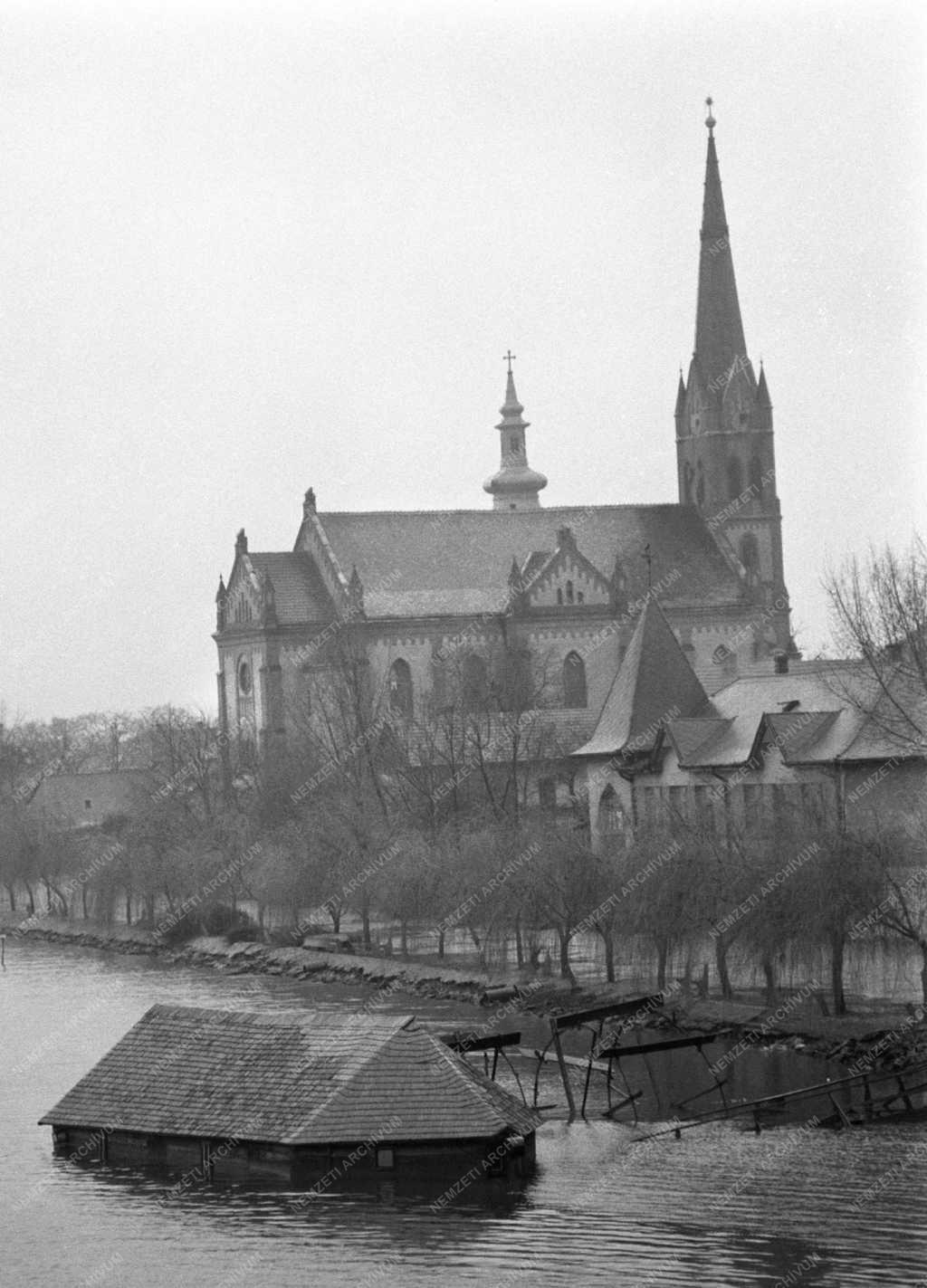 Kultúra - Műemlék - Léket kapott a Gyurcsik-féle hajómalom Ráckevei Duna-ágban