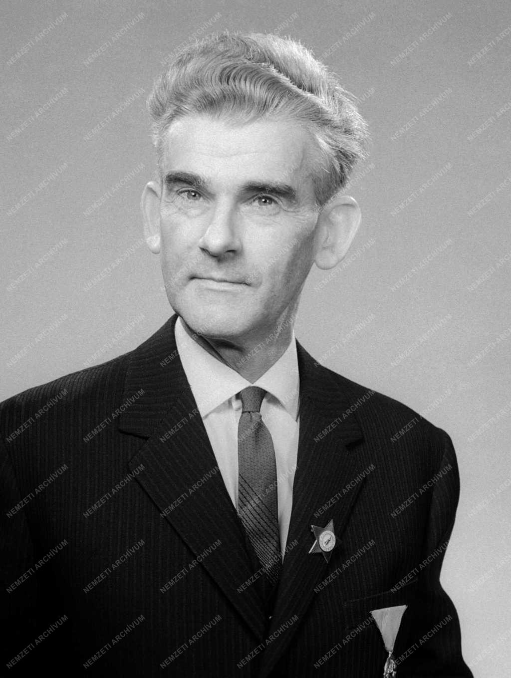 Az 1966. évi Állami- és Kossuth-díjasok portréi