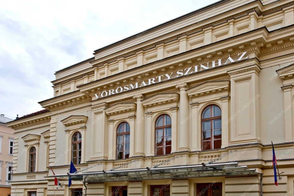 Épület - Székesfehérvár - A Vörösmarty Színház épülete