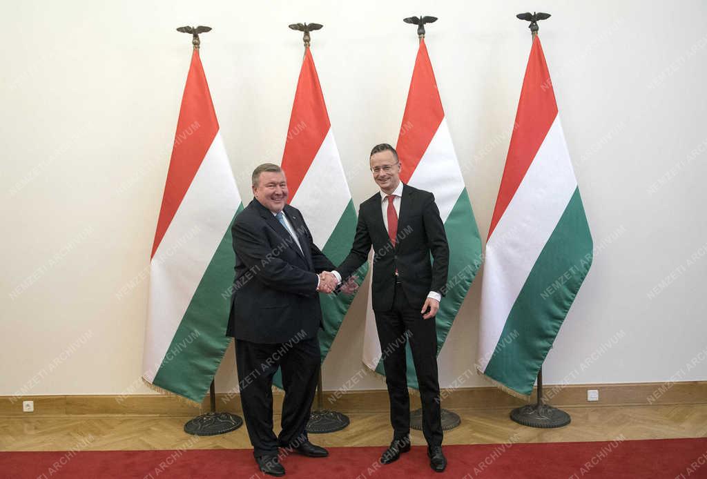 Szijjártó Péter a Nemzetközi Beruházási Bank elnökével tárgyalt