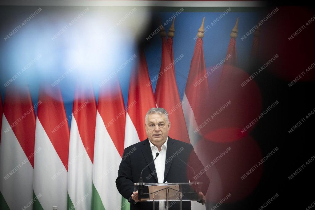Orbán Viktor a misszióvezetői értekezleten