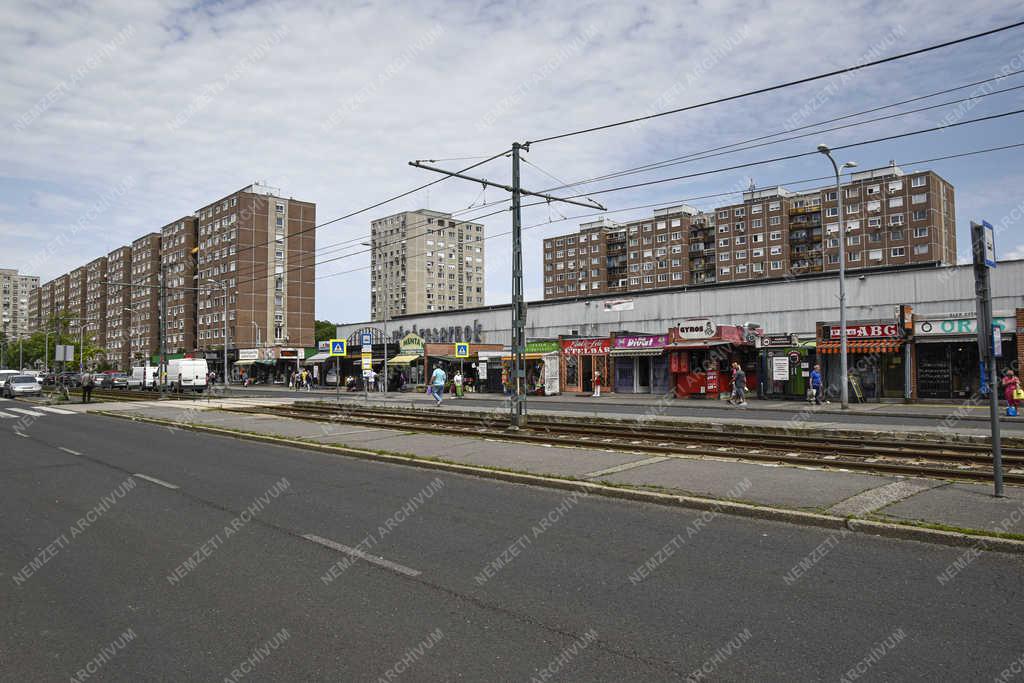 Városkép - Budapest - 50 éves Újpalota